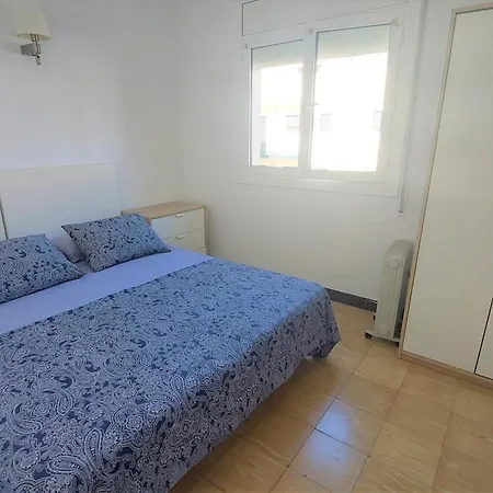 Comodo En Llanca, Cerca De Playas Y Tiendas, Wifi Incluido - Es-170-94 Llanca