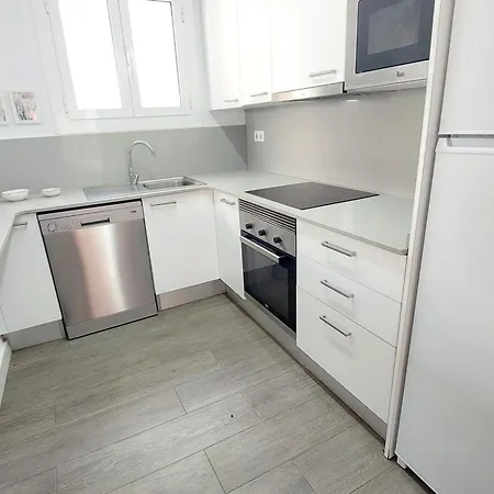 Comodo En Llanca, Cerca De Playas Y Tiendas, Wifi Incluido - Es-170-94 * Llança